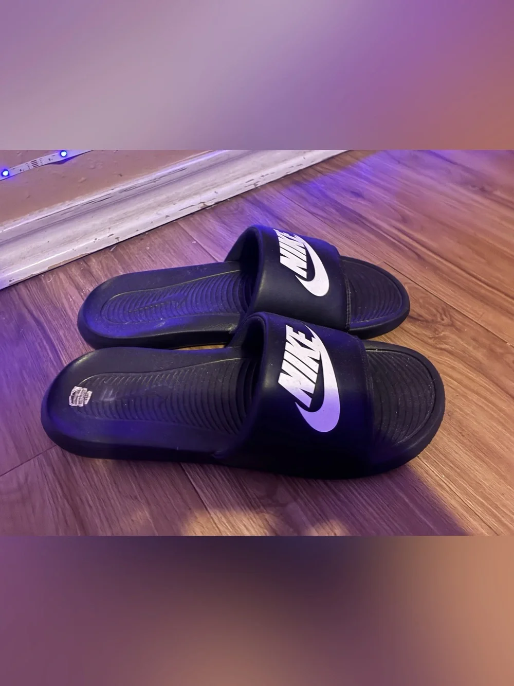 Nike slides